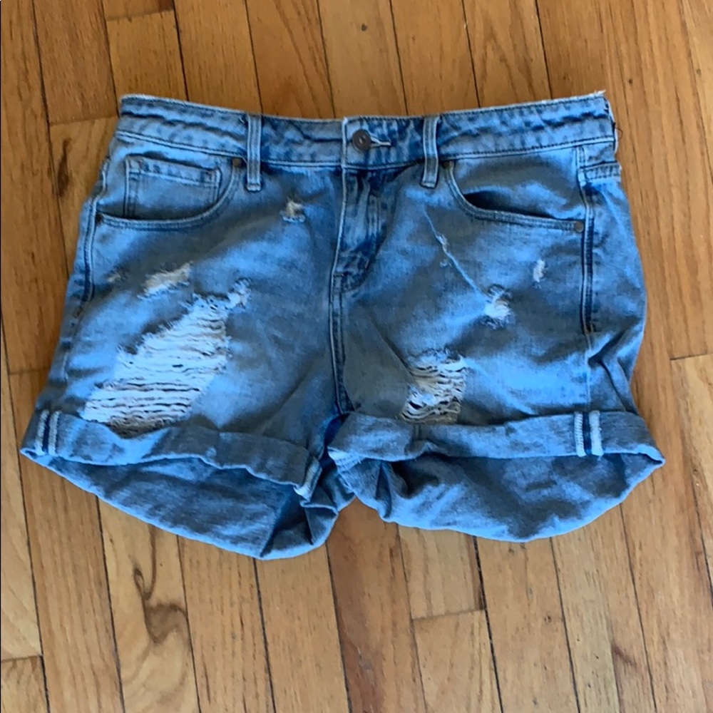Melrose and Market distresses Jean shorts
